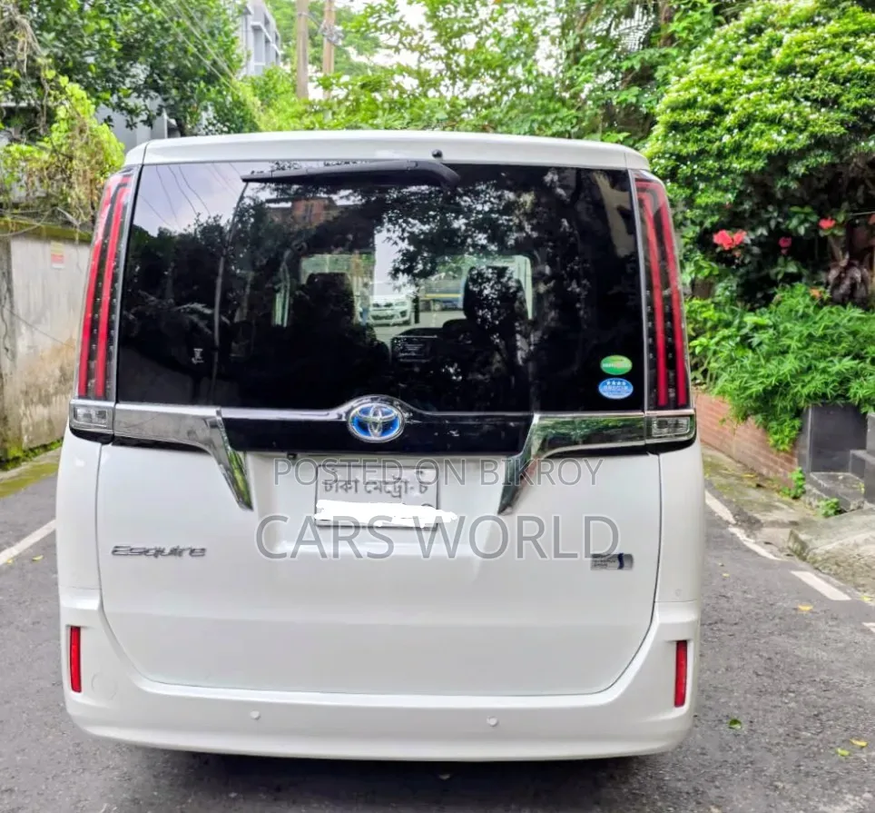 Toyota Esquire 2019 White