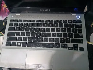 Laptop Samsung NP305U1A 2GB AMD HDD 320GB