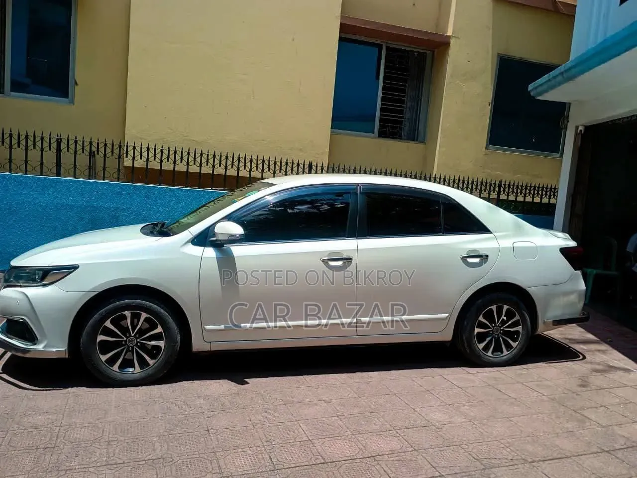 Toyota Premio 2017 White