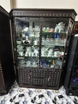 শোকেস ফার্নিচার (৬.৭ ফুট উচ্চতা এবং ৫ ফুট প্রস্থ)