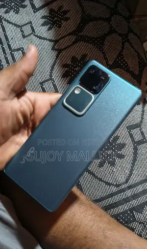 ভীভো ভি৩০ ৫জি ২৫৬ জিবি
