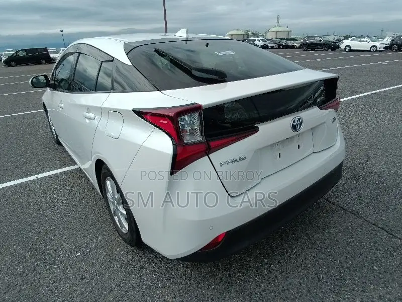 Toyota Prius 2021 Pearl