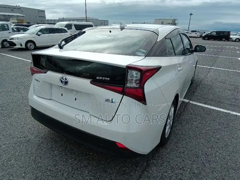 Toyota Prius 2021 Pearl