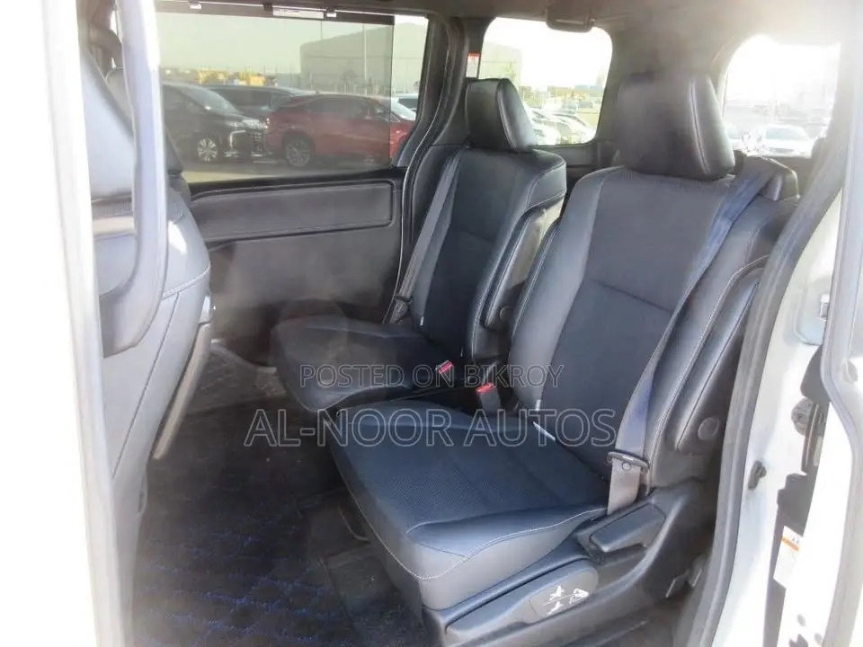 Toyota Esquire 2021 Pearl