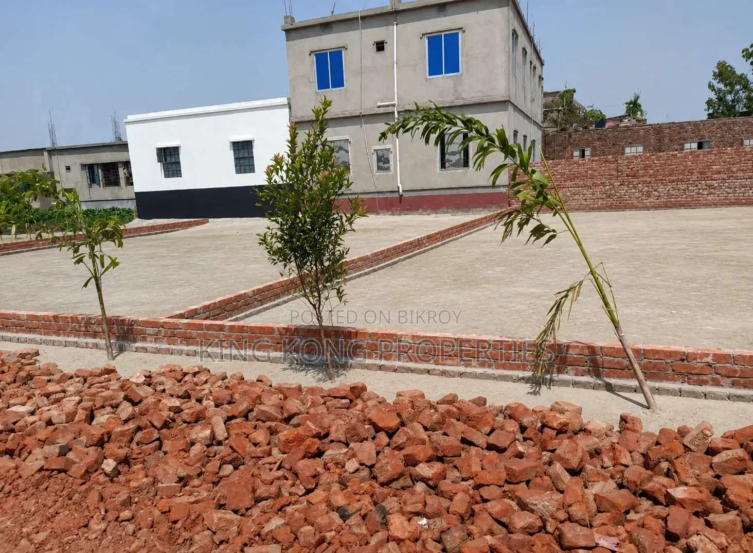 ঢাকা বসুন্ধরা সিটির সাথে আর্মি হাউজিং জলসিঁড়ি কাছে রেডি প্লট নিন