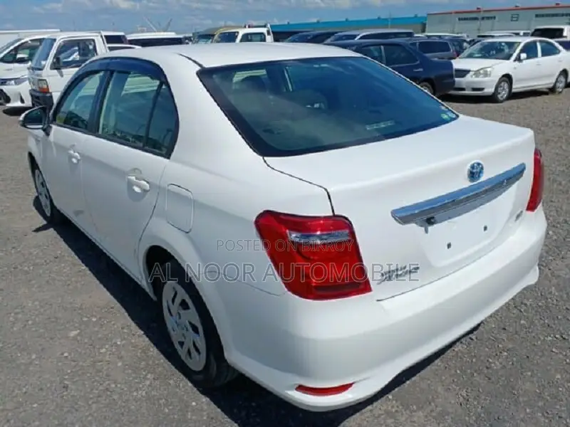 Toyota Axio 2021 Pearl