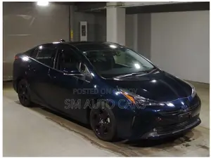 Toyota Prius 2022 Blue