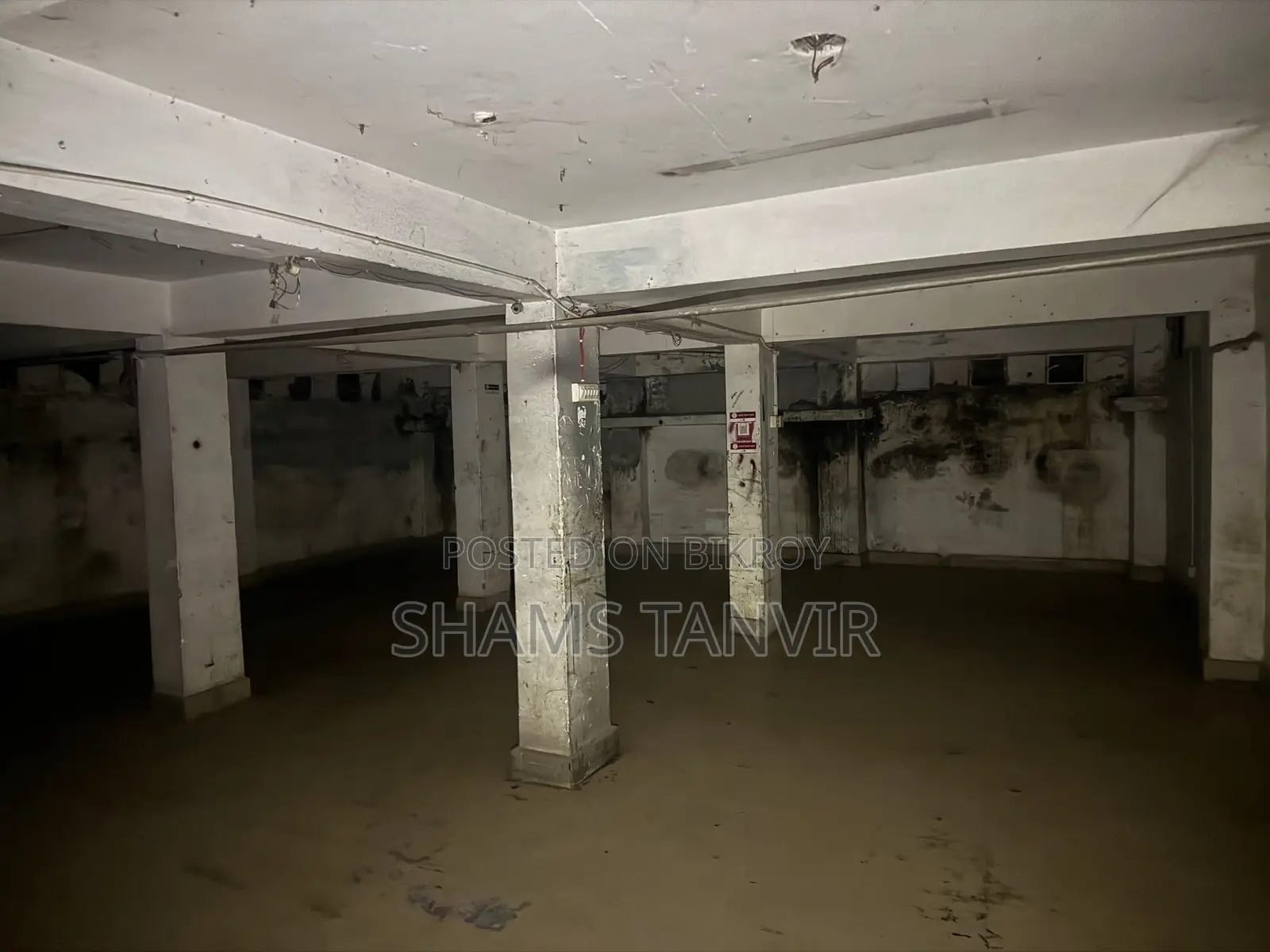 ১০০০ বর্গফুট ওয়্যারহাউস / গোডাউন বিক্রয়ের জন্য, ৬০ ফিট এর কাছে, মিরপুর ২