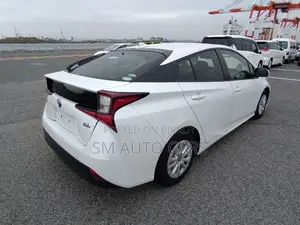Toyota Prius 2021 Pearl