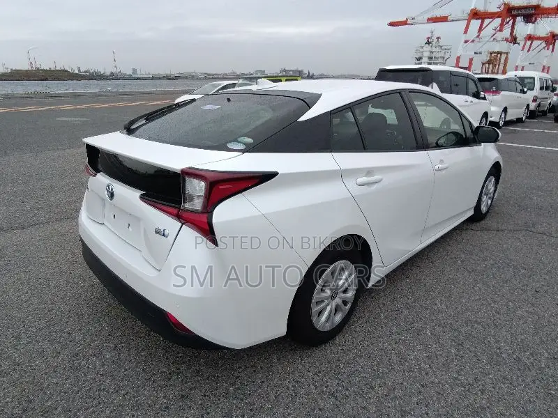 Toyota Prius 2021 Pearl