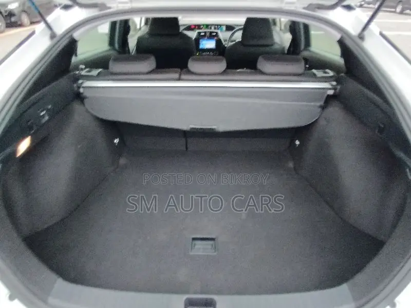 Toyota Prius 2021 Pearl