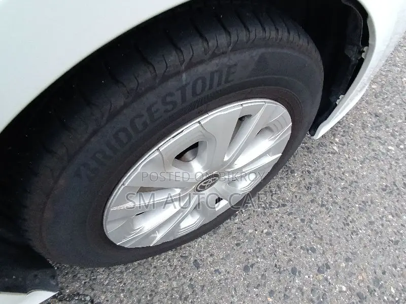 Toyota Prius 2021 Pearl