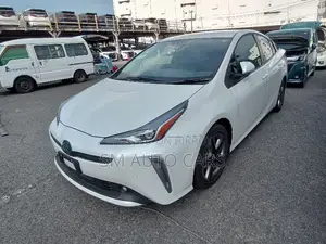 Toyota Prius 2021 Pearl