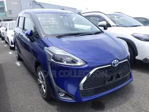 Toyota Sienta 2021 Blue