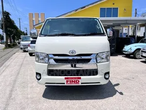 Toyota HiAce 2021 White