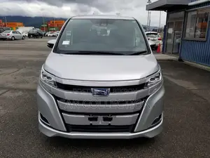 Toyota Noah 2021 Silver