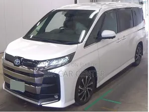 New Toyota Noah 2022 Pearl