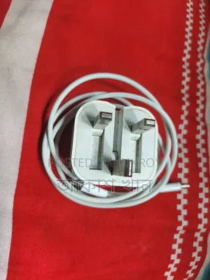 অরিজিনাল অ্যাপল ২০ ওয়াট চার্জার