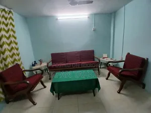 উডেন সোফা