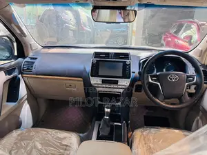 Toyota Land Cruiser Prado 4.0 Petrol TX 2018 Pearl