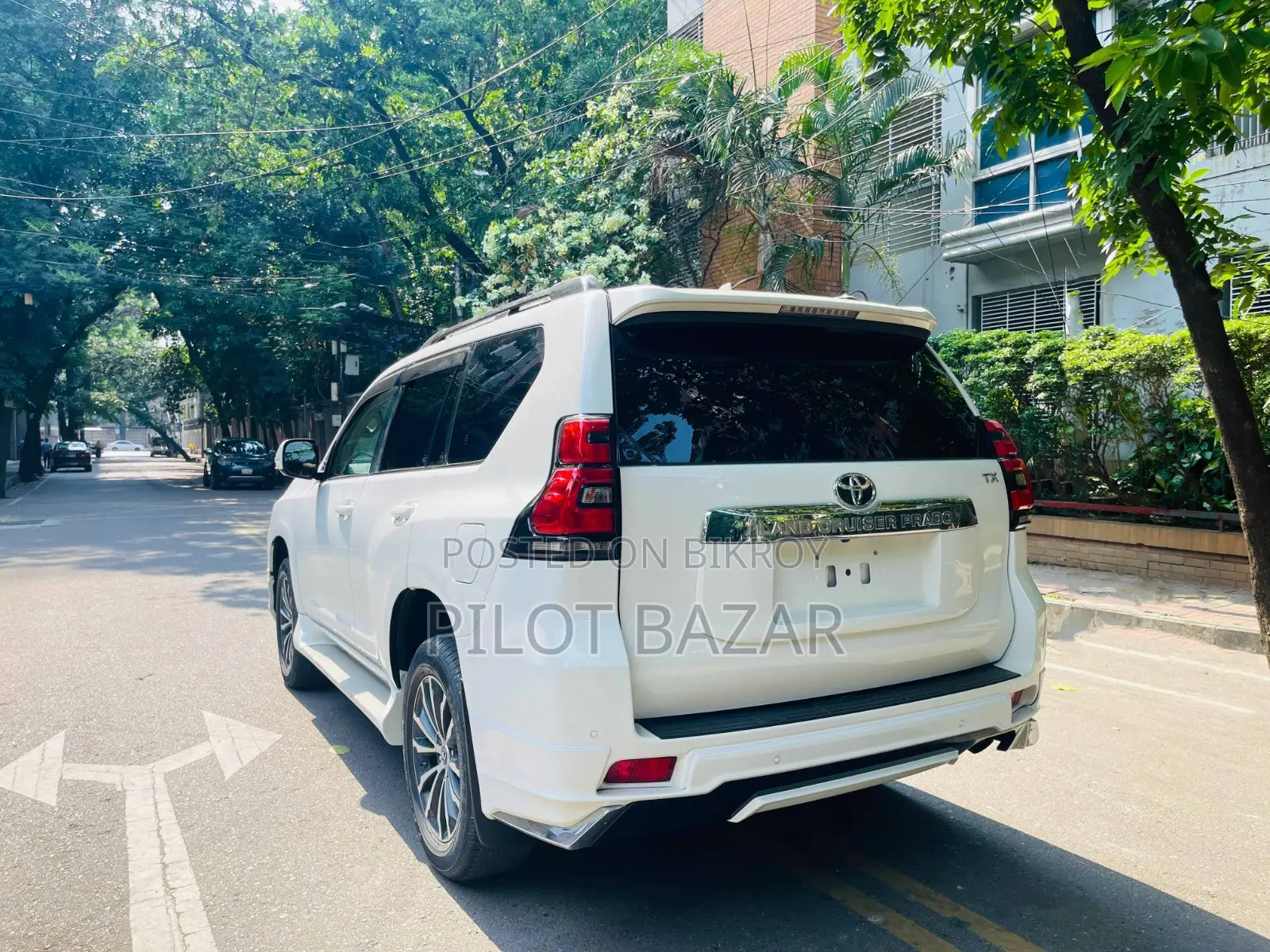 Toyota Land Cruiser Prado 4.0 Petrol TX 2018 Pearl