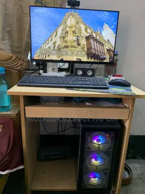 Desktop Computer MSI 16GB AMD Ryzen 5 SSD 256GB