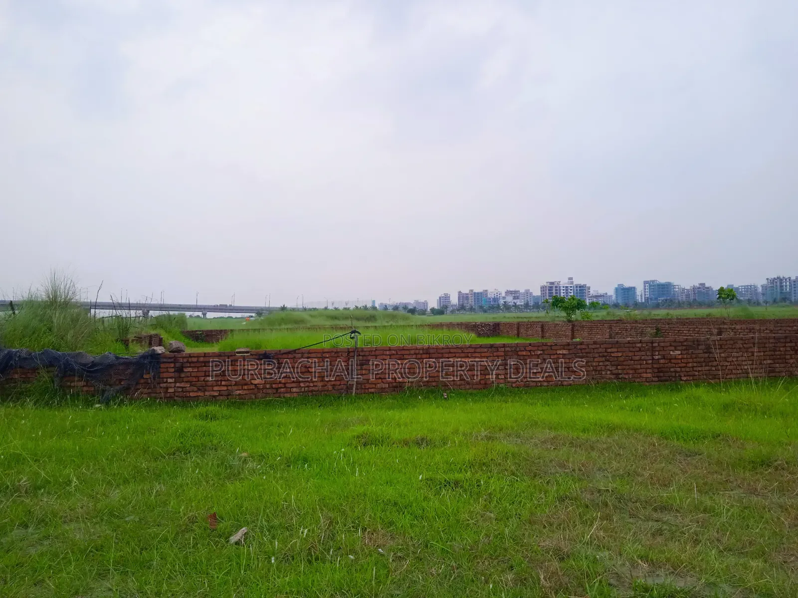 বসুন্ধরা P ব্লকে ৫ কাঠার সাউথ-ওয়েস্ট কর্নার প্লট বিক্রয়