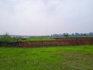 বসুন্ধরা P ব্লকে ৫ কাঠার সাউথ-ওয়েস্ট কর্নার প্লট বিক্রয়