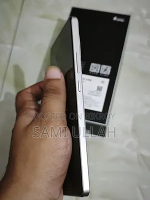iQOO 256 GB White