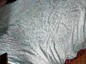 হাতে বুনানো নকশী কাঁথা