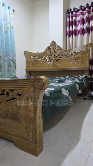 ৬/৭ ফুট সুন্দর সেগুন কাঠের বিছানা বিক্রয়ের জন্য।