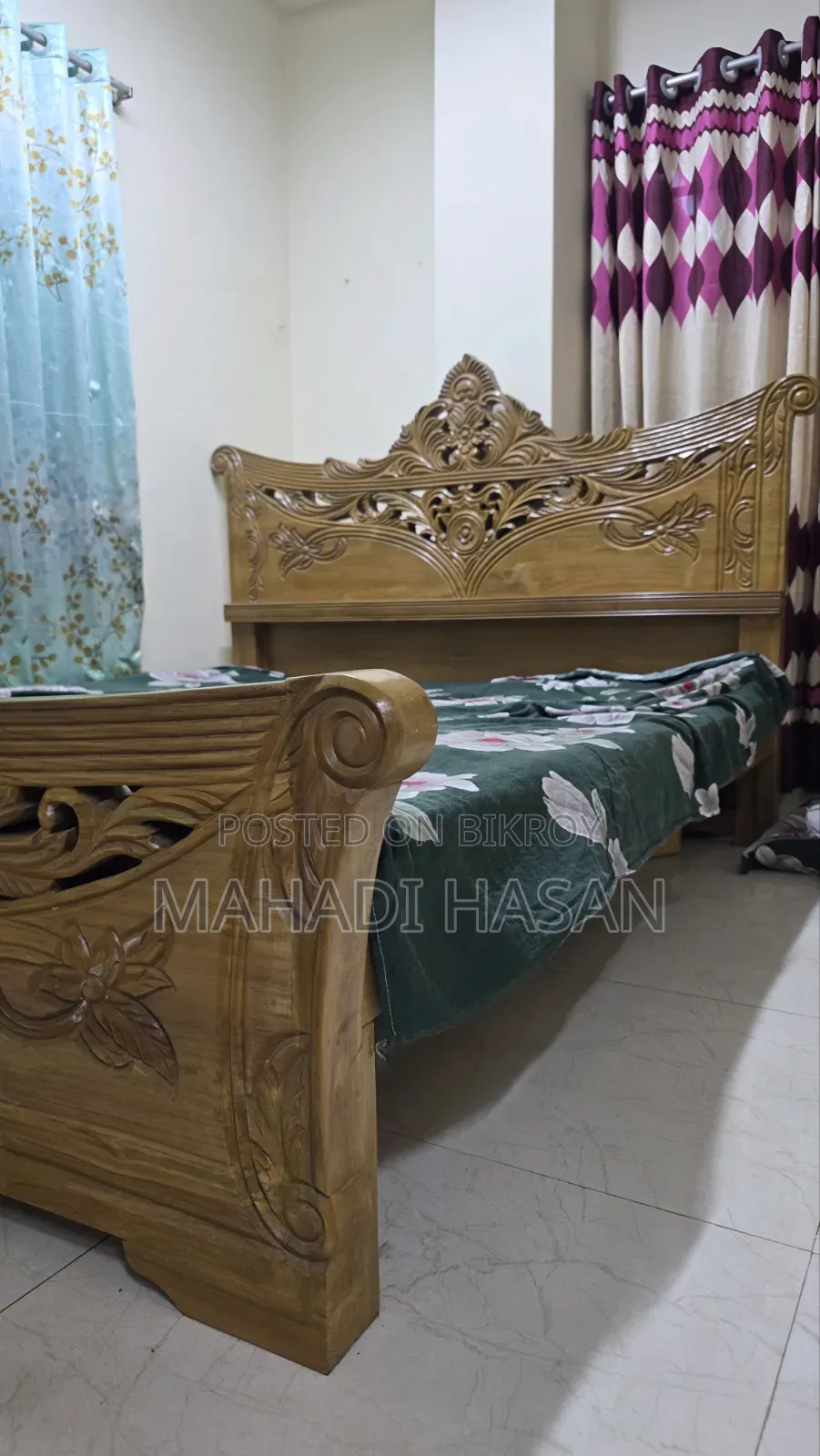 ৬/৭ ফুট সুন্দর সেগুন কাঠের বিছানা বিক্রয়ের জন্য।
