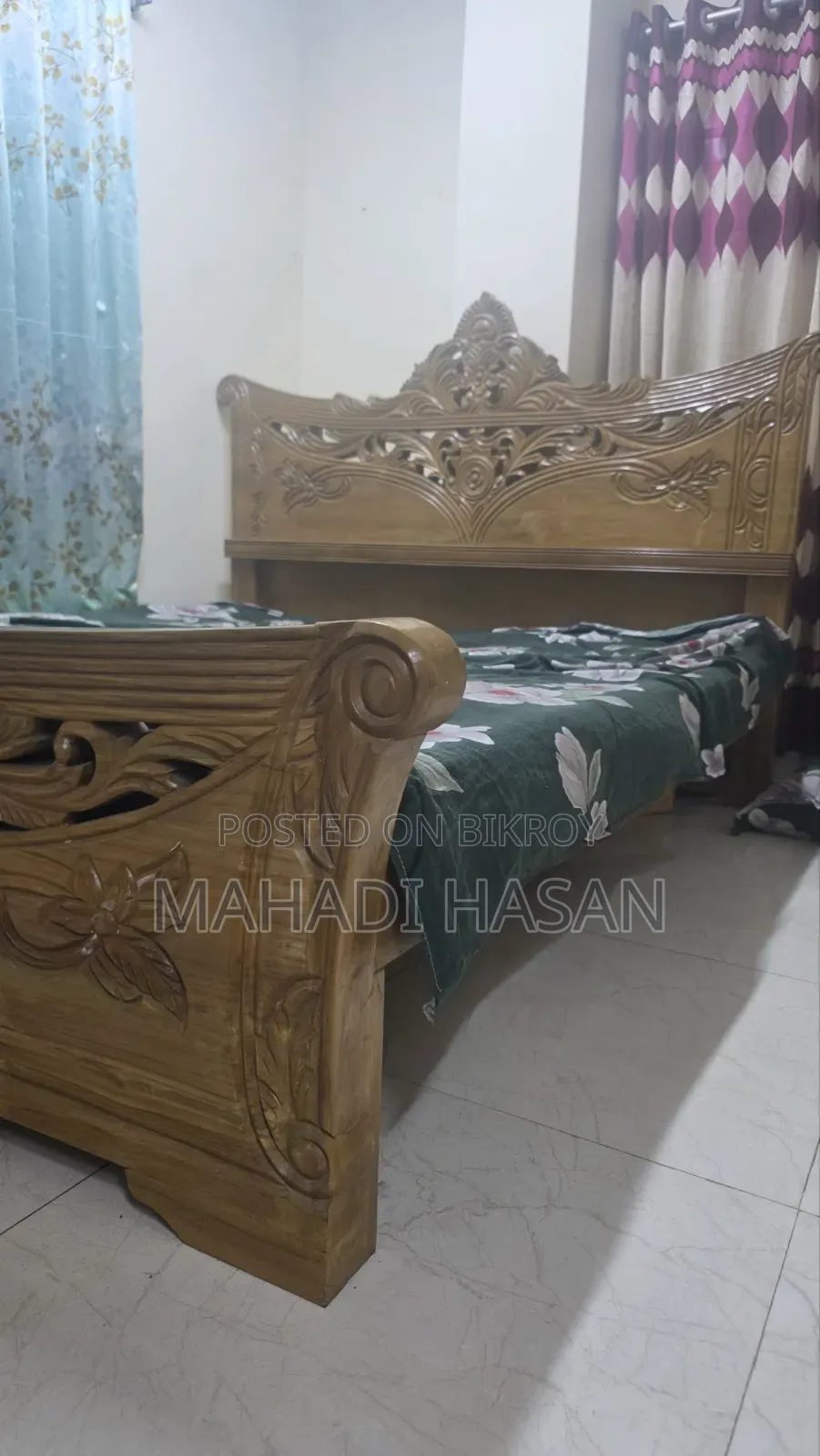 ৬/৭ ফুট সুন্দর সেগুন কাঠের বিছানা বিক্রয়ের জন্য।