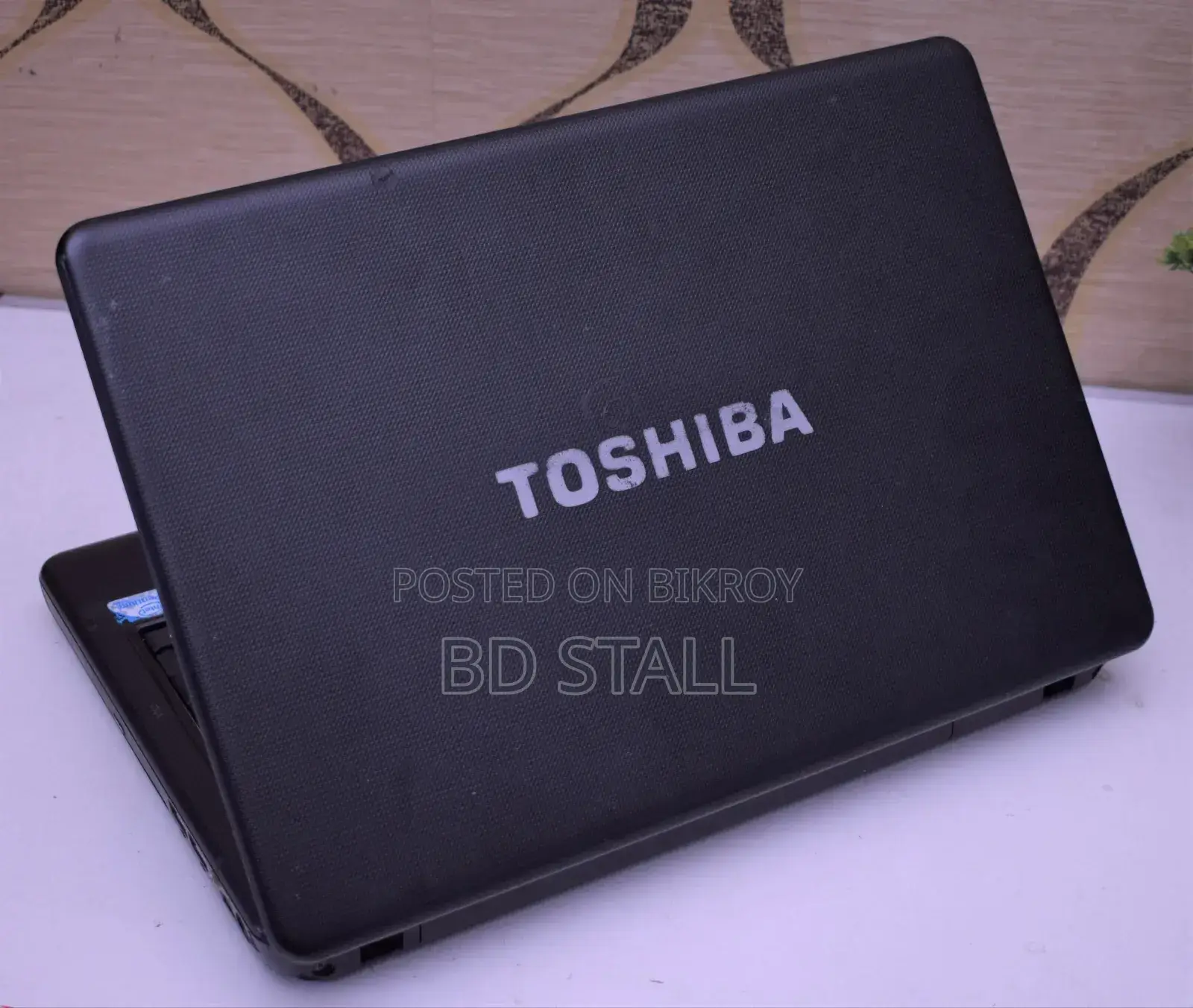 Laptop Toshiba Satellite L50 4GB Intel Pentium HDD 320GB