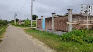 3 Katha plot for urgent need in 300 Feet Road sector.