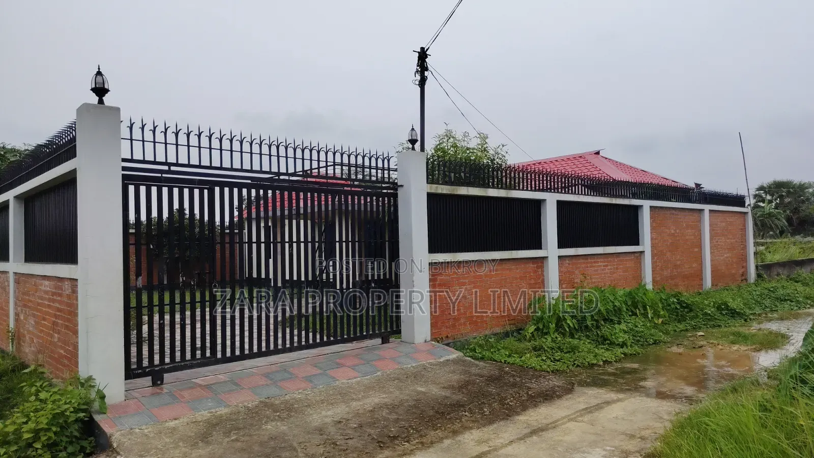 3 Katha plot for sale on a budget next to 160 feet road.