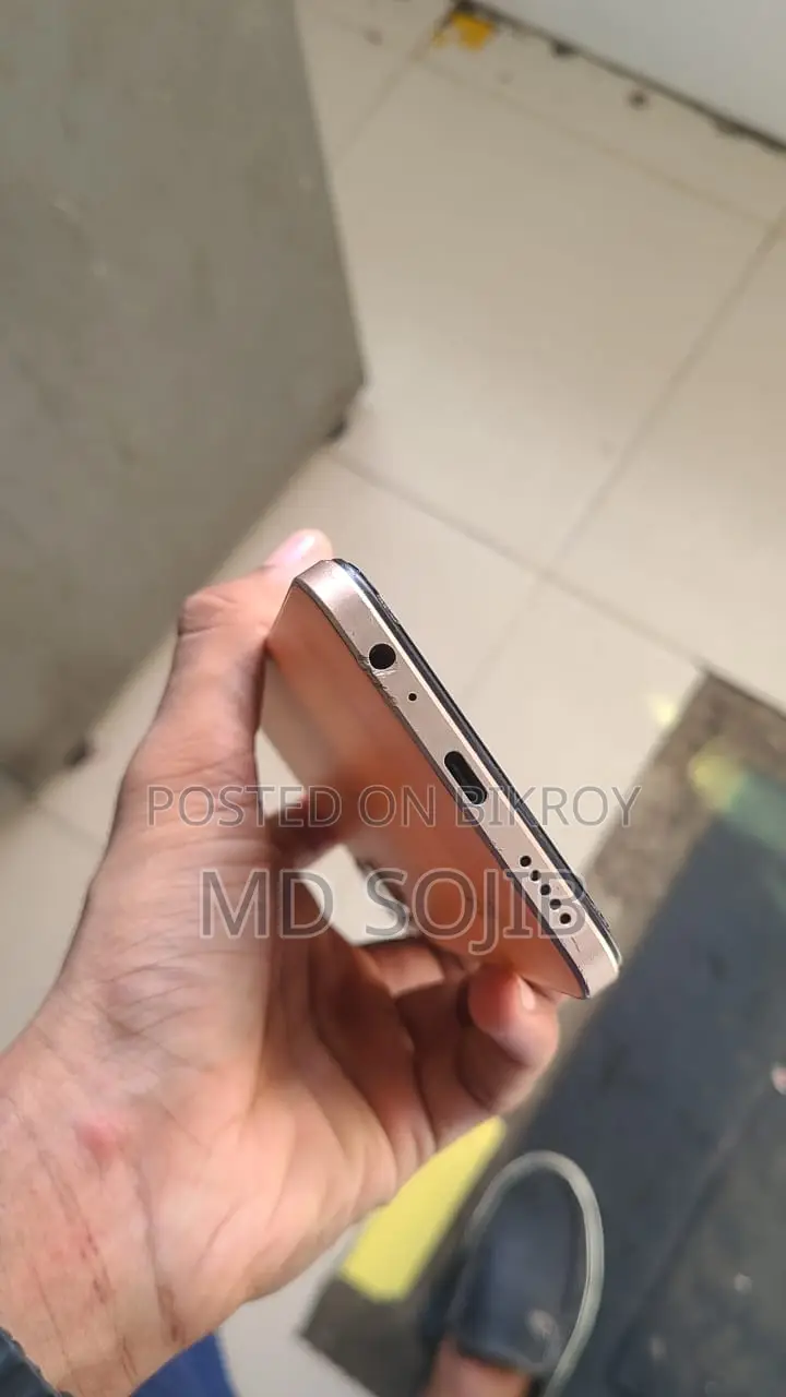 Vivo Y17 128 GB Orange
