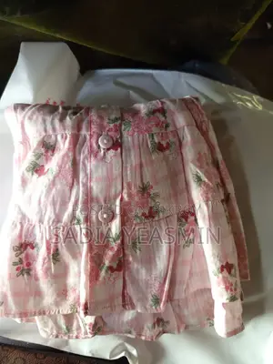শিশুর পোশাক বিক্রির জন্য
