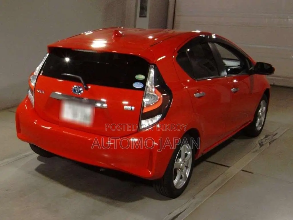 Toyota Aqua 2021 Red