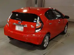 Toyota Aqua 2021 Red