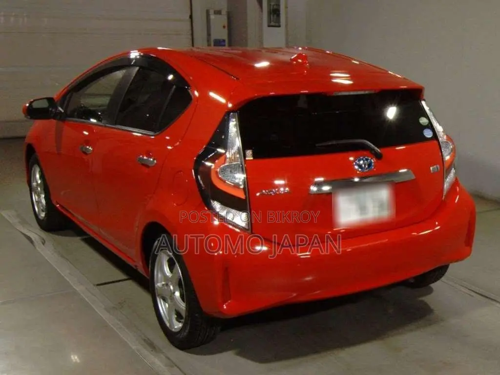 Toyota Aqua 2021 Red