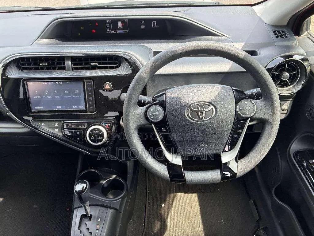 Toyota Aqua 2021 Red