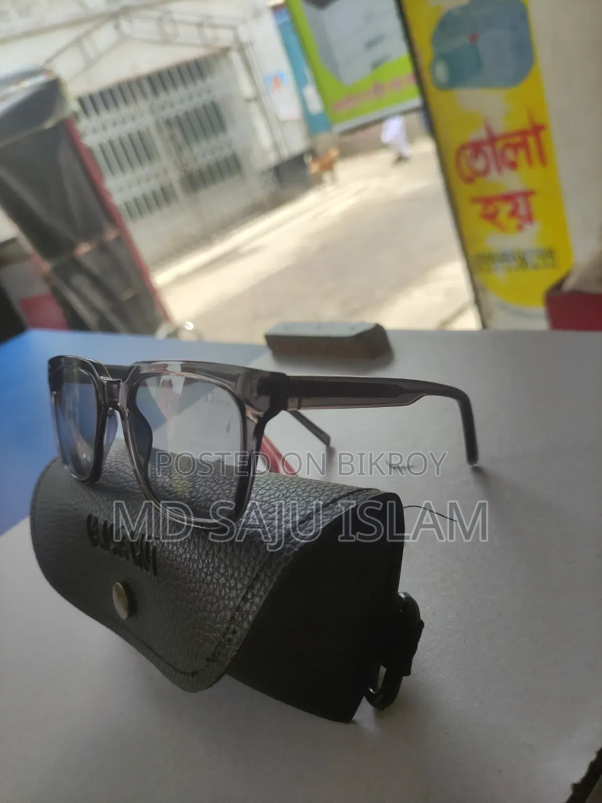 ডিওর ব্র্যান্ডের সানগ্লাস