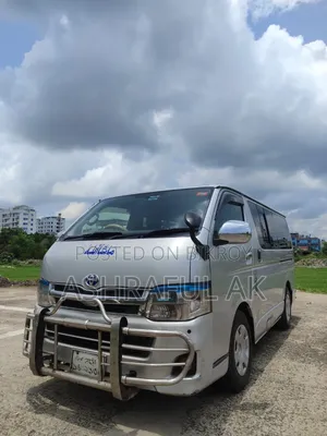 Toyota HiAce 2013 Silver