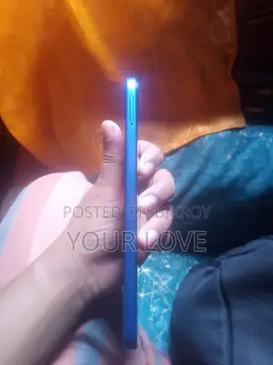 Infinix Hot 70 128 GB Blue