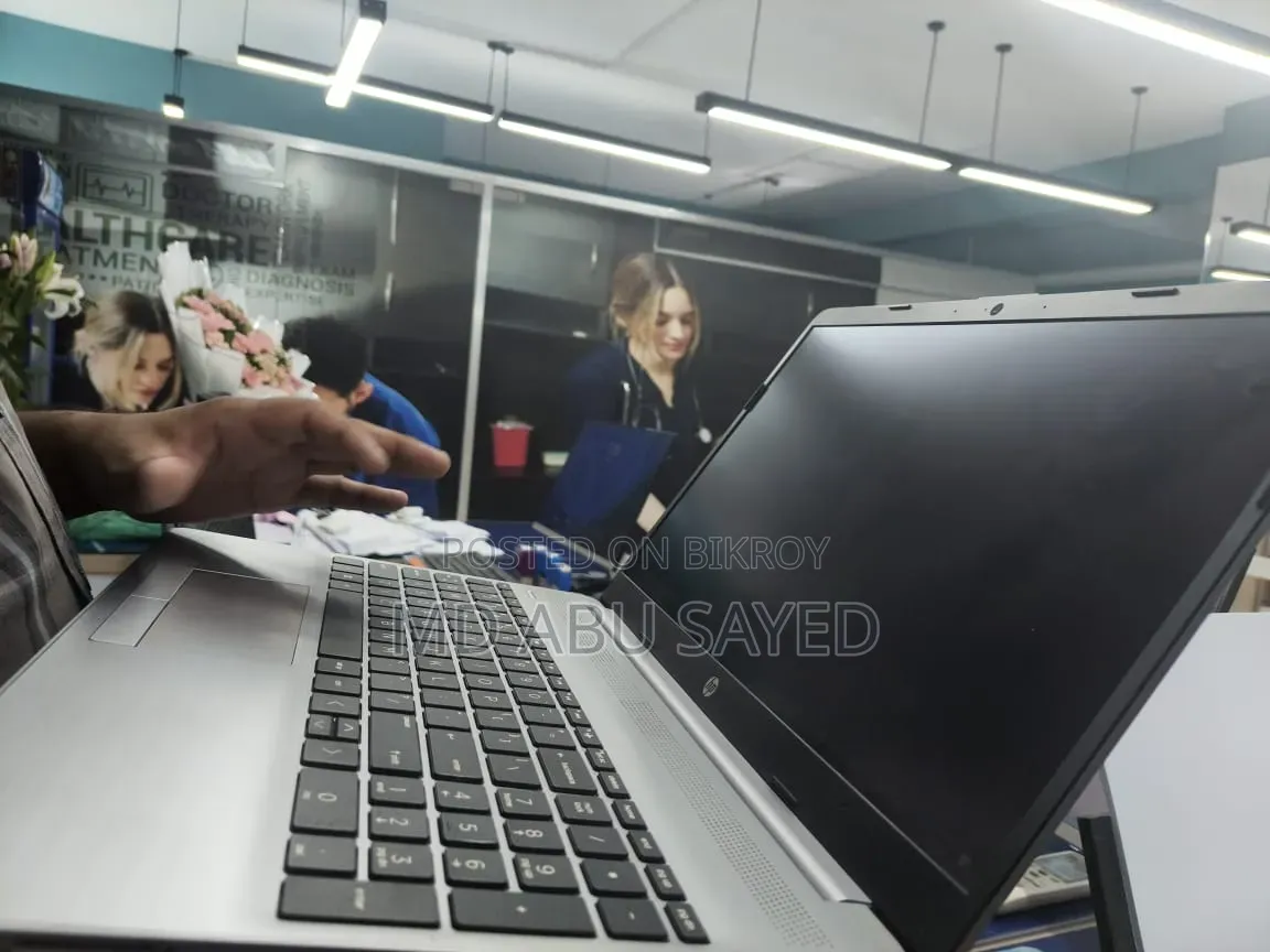 Laptop HP 250 G8 8GB Intel Core I3 SSD 512GB