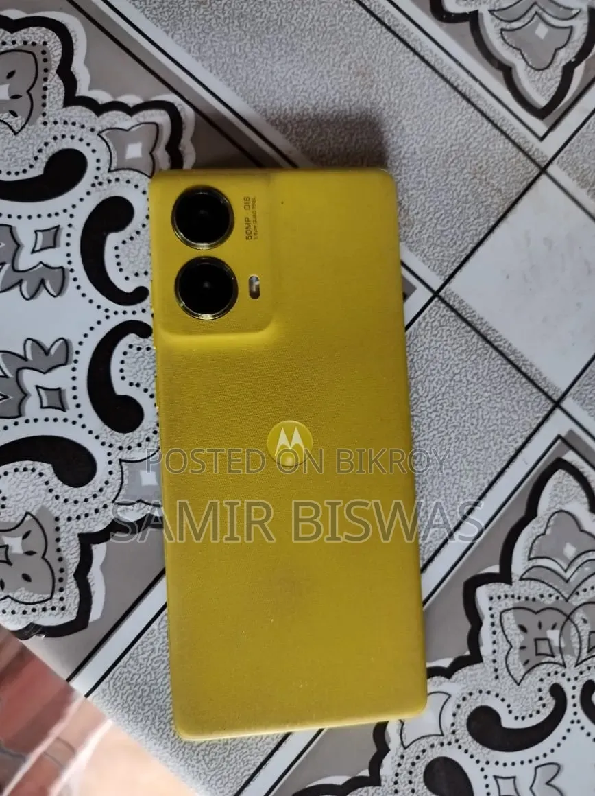 Motorola Moto G85 256 GB Yellow