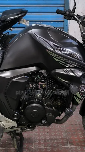 Yamaha FZ6 2025 Black