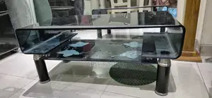 আকর্ষণীয় গ্লাস সেন্টার টেবিল
