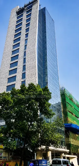 ভাড়ার জন্য বাণিজ্যিক অফিস স্পেস